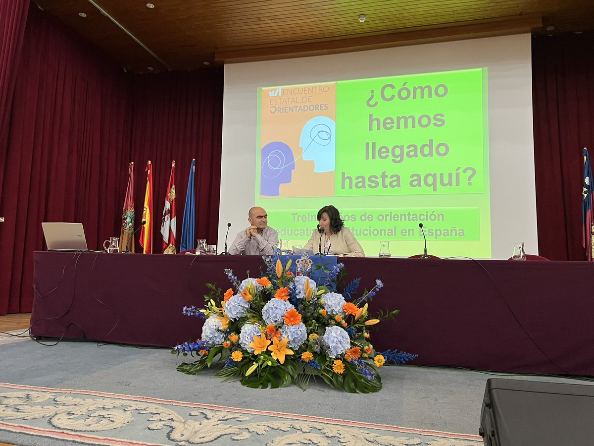 Seguimos con Jaime Foces y su ponencia "¿Cómo hemos llegado hasta aquí?" #orientadoresburgos2022
