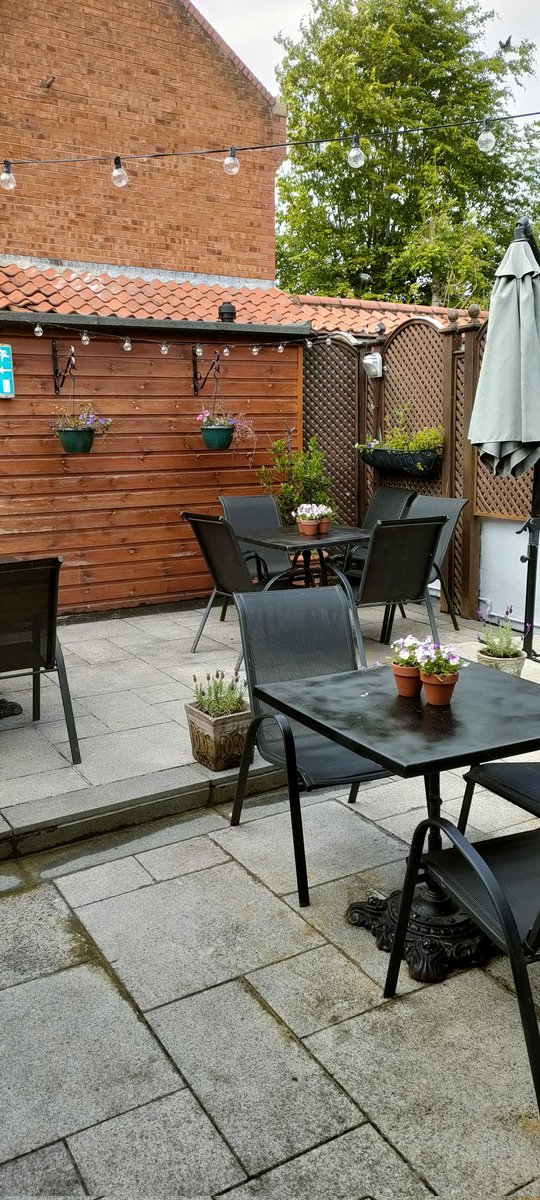 TheHankridge's tweet photo. Taunton's best kept secret.

Our Roof Terrace is open and waiting for you!

Open alongside our normal opening hours (weather depending) for Dining or Drinks.

To book 01823 257788 or email thebanktaunton@gmail.com https://t.co/PvMdxABzco