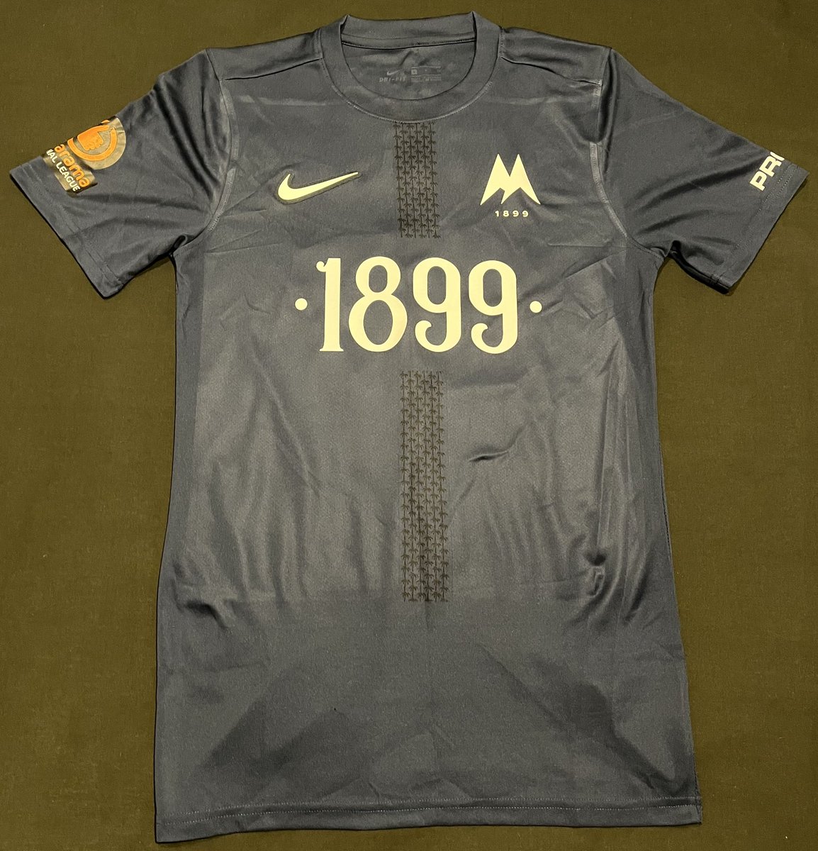 Jackvickery_'s tweet photo. A huge thank you to @Matt_Buse for this match worn and signed @TUFC1899 shirt. I’m auctioning it off for the @as9foundation. Please reply with a bid or DM me. Auction ends Thursday 8pm. All RT’s appreciated. #tufc https://t.co/cO30Q6GF1r