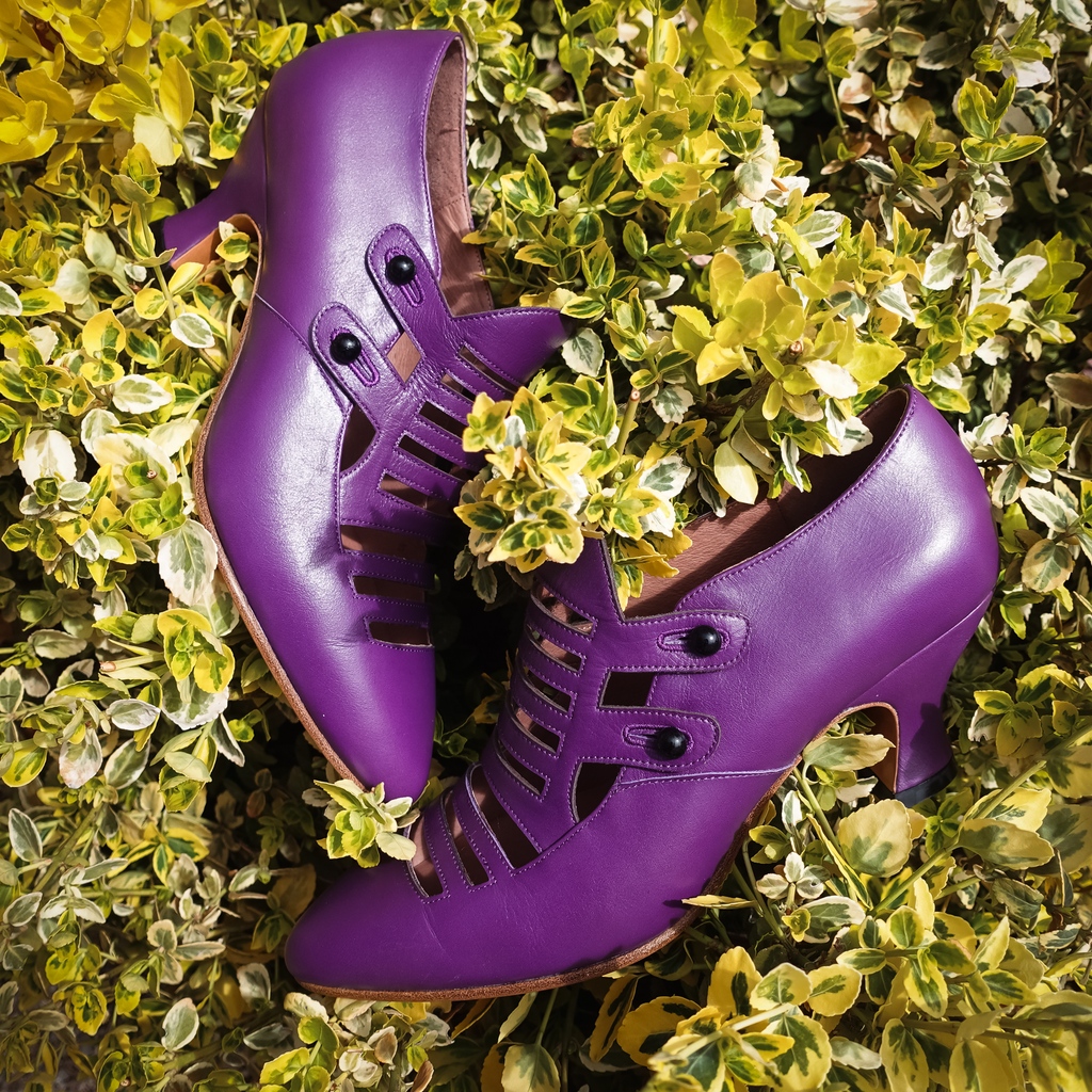 Endora Victorian shoes in Poison Purple, complete with cutout vamp and tried and true Mae/Bellatrix last. 
Pre-order through May 20 for $20/€20 off!
Shop US: l8r.it/6Irm
Shop EU: l8r.it/cMJ1

#HistoricalCostuming #VictorianStyle #Shoes #WitchyVibes