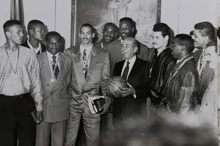 La amiga <a href="/ZobeidaVTP/">Zobeida</a> tuvo la gentileza de enviarnos esta linda fotografía de colección, muchas gracias, crédito para su autor y propietario. Sin lugar a equívocos, esto también es Historia. Ustedes tienen la palabra. Adelante.