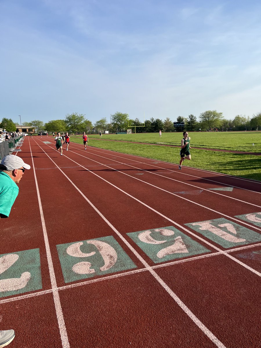 FINALLY Mother Nature decided to play along &amp; gave us a beautiful night for our track &amp; field finale! Congrats to our runners, jumpers, &amp; throwers on a successful season &amp; best of luck to our State qualifiers on Saturday!
🏁 🏃‍♀️ 🏃‍♂️ 🏁