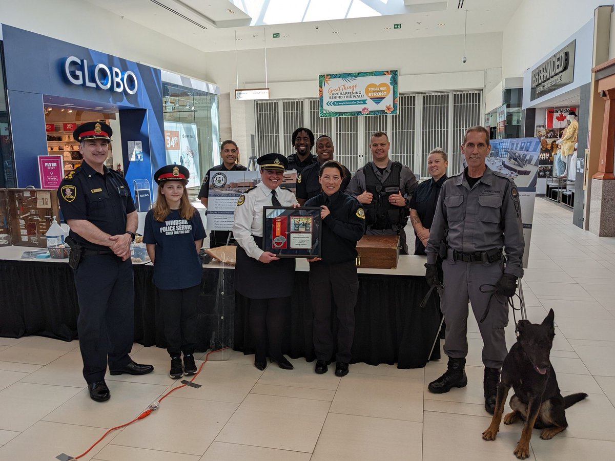 drouillarda's tweet photo. Southwest Detention Centre was acknowledged for their contributions and support of @SpecialOCanada @torchrunontario @torchrunwindsor Well Done! #Guardiansoftheflame https://t.co/JkUBT5C2O3