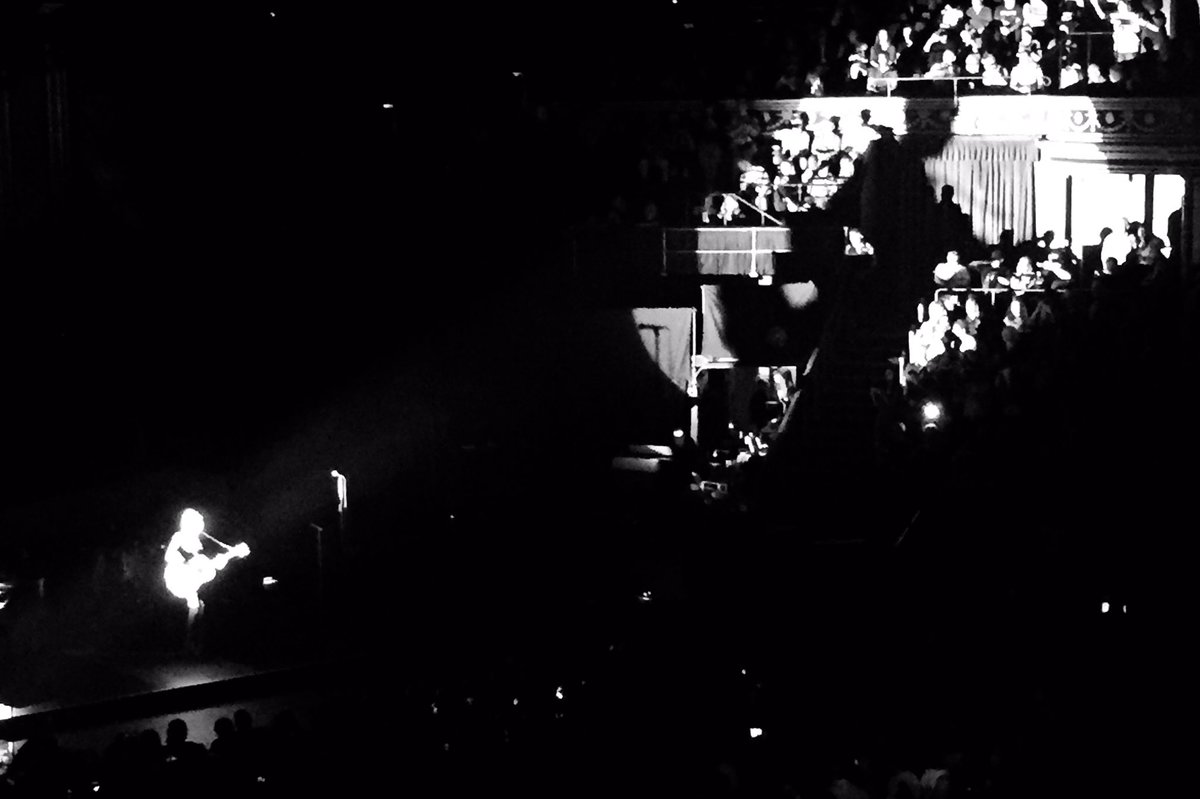 EricDuvet's tweet photo. @GuyB_rockshow My only #madeiniphone photo of the night! https://t.co/Xkzd73Uj5i