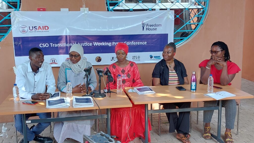 FlexDan_YT's tweet photo. II/III #CSOShadowWhitePaper
The event is organised by the CSOs Transitional Justice Working Group &amp; supported by Freedom House @PRJ_Gambia. My co moderator is @_Binnie_S of the American Bar Association. CSOs submitted a joint White Paper on the #TRRC last week Friday. @Gambia_MOJ https://t.co/iZqCChtSPv