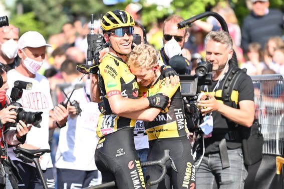 VeloVerse Cycling (@vevocycling) on Twitter photo The best part about #cycling are the human stories.
The rise and fall of <a href="/tom_dumoulin/">Tom Dumoulin</a> has been making headlines for years. And also just now, as this years <a href="/giroditalia/">Giro d'Italia</a> has been another disappointing tale for him.
So when he wins a stage like today for his teammate, we all win! The best part about #cycling are the human stories.
The rise and fall of <a href="/tom_dumoulin/">Tom Dumoulin</a> has been making headlines for years. And also just now, as this years <a href="/giroditalia/">Giro d'Italia</a> has been another disappointing tale for him.
So when he wins a stage like today for his teammate, we all win!