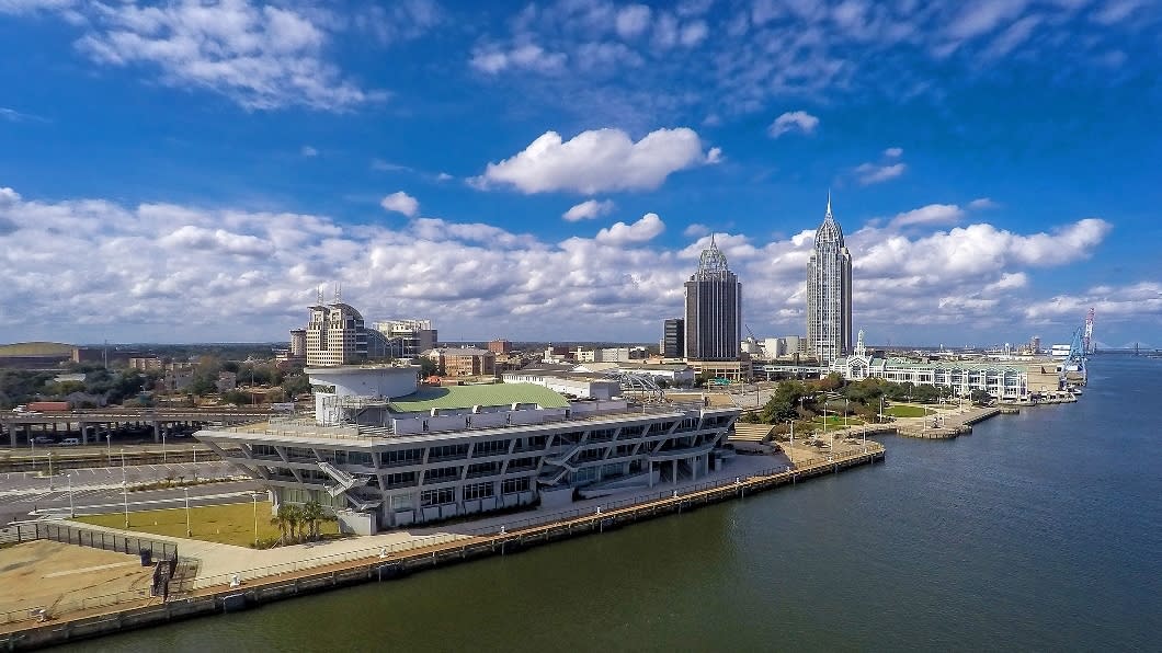 Sophia Zaller (@sophiamzaller) on Twitter photo The City of Mobile, Alabama has approved its first #Bitcoin mining project.💫
In partnership with crypto infrastructure provider <a href="/DLedgerInc/">Distributed Ledger Inc</a>, the City's GulfQuest Maritime Museum (pictured) will host 100 Bitmain Antminer S19 miners in a modified, air-cooled shipping container.✨ The City of Mobile, Alabama has approved its first #Bitcoin mining project.💫
In partnership with crypto infrastructure provider <a href="/DLedgerInc/">Distributed Ledger Inc</a>, the City's GulfQuest Maritime Museum (pictured) will host 100 Bitmain Antminer S19 miners in a modified, air-cooled shipping container.✨