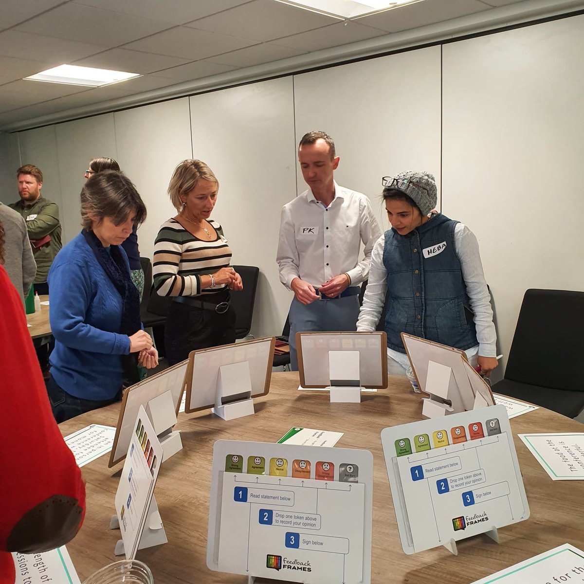 PANDEK_Group's tweet photo. What happens when you get 20+ facilitators in a room with Feedback Frames? Stuff gets done… Paul was hosting a session about Collaborative Consensus at the @IAFEnglandWales conference in Birmingham. @IAFacilitators @IdeaRatingGuy https://t.co/QiiPmKMhzM