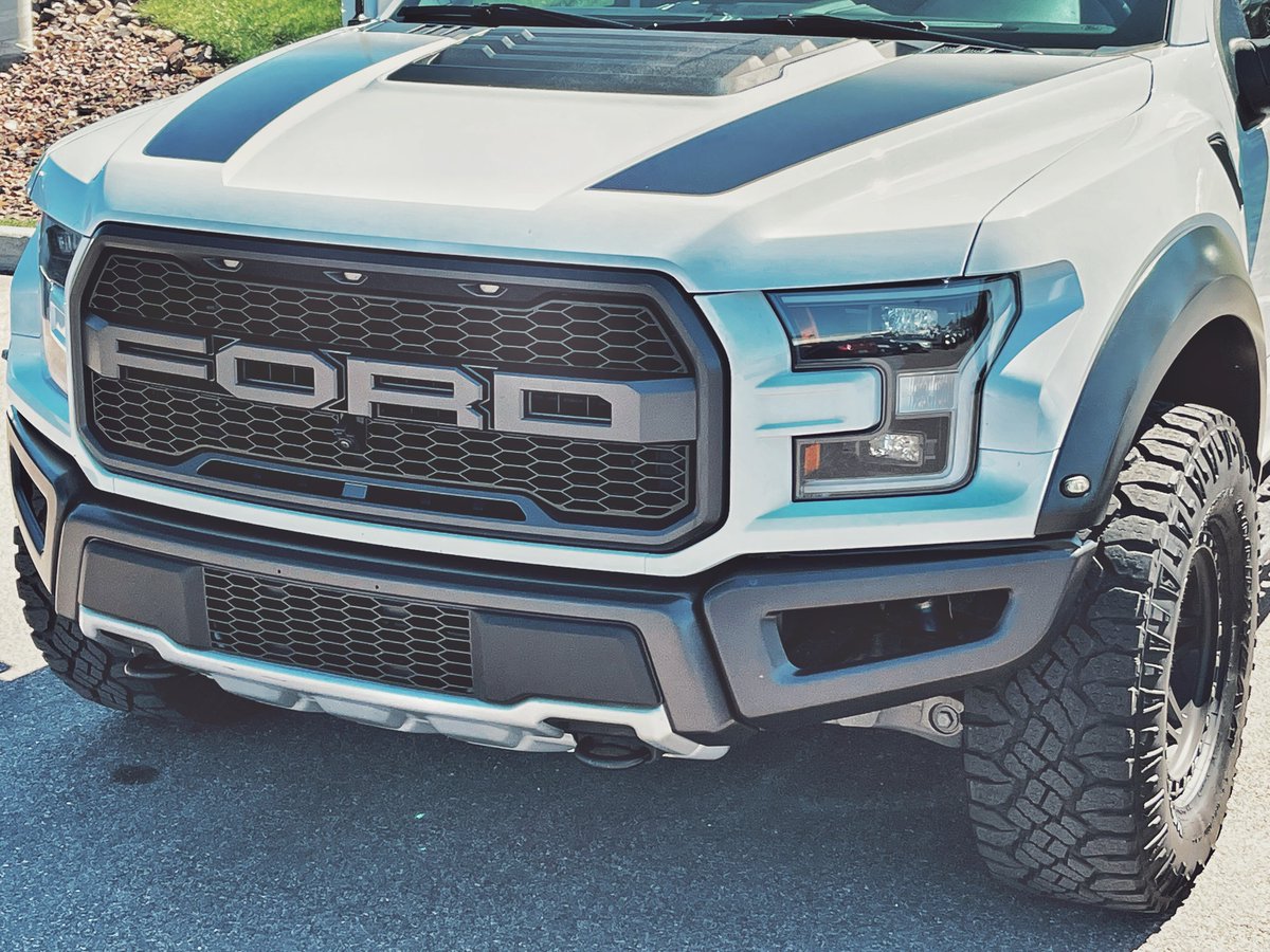 HeritageVT's tweet photo. We're going #RaptorMode for #FrontEndFriday this week...can you blame us?
#FEF #Ford #FordRaptor https://t.co/czJs0oberv