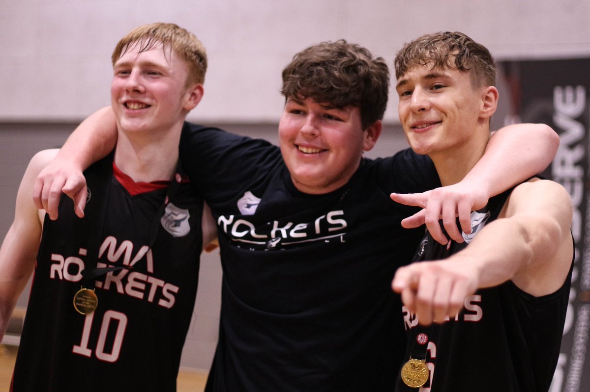 rocketsreading's tweet photo. CHAMPIONS 🏆 https://t.co/ANas5YJxu3