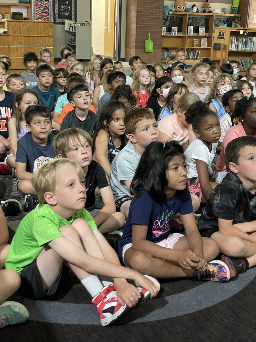 Kindergarten and 1st grade <a href="/SmokyRow1/">Smoky Row Elementary</a> have loved meeting <a href="/taralazar/">Tara Lazar</a> today and listening to her read Bloop! What a great day with an author!