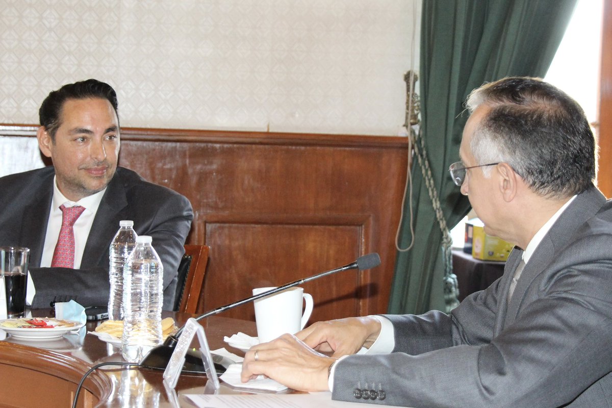 La instrucción del Gobernador <a href="/alfredodelmazo/">Alfredo Del Mazo</a> es apoyar al sector empresarial, respetando la autonomía municipal; gracias <a href="/RaymundoMC/">Raymundo Martínez Carbajal</a> por la invitación para la instalación del comité de dictamen de giro de #Toluca, que reactivará la economía local.