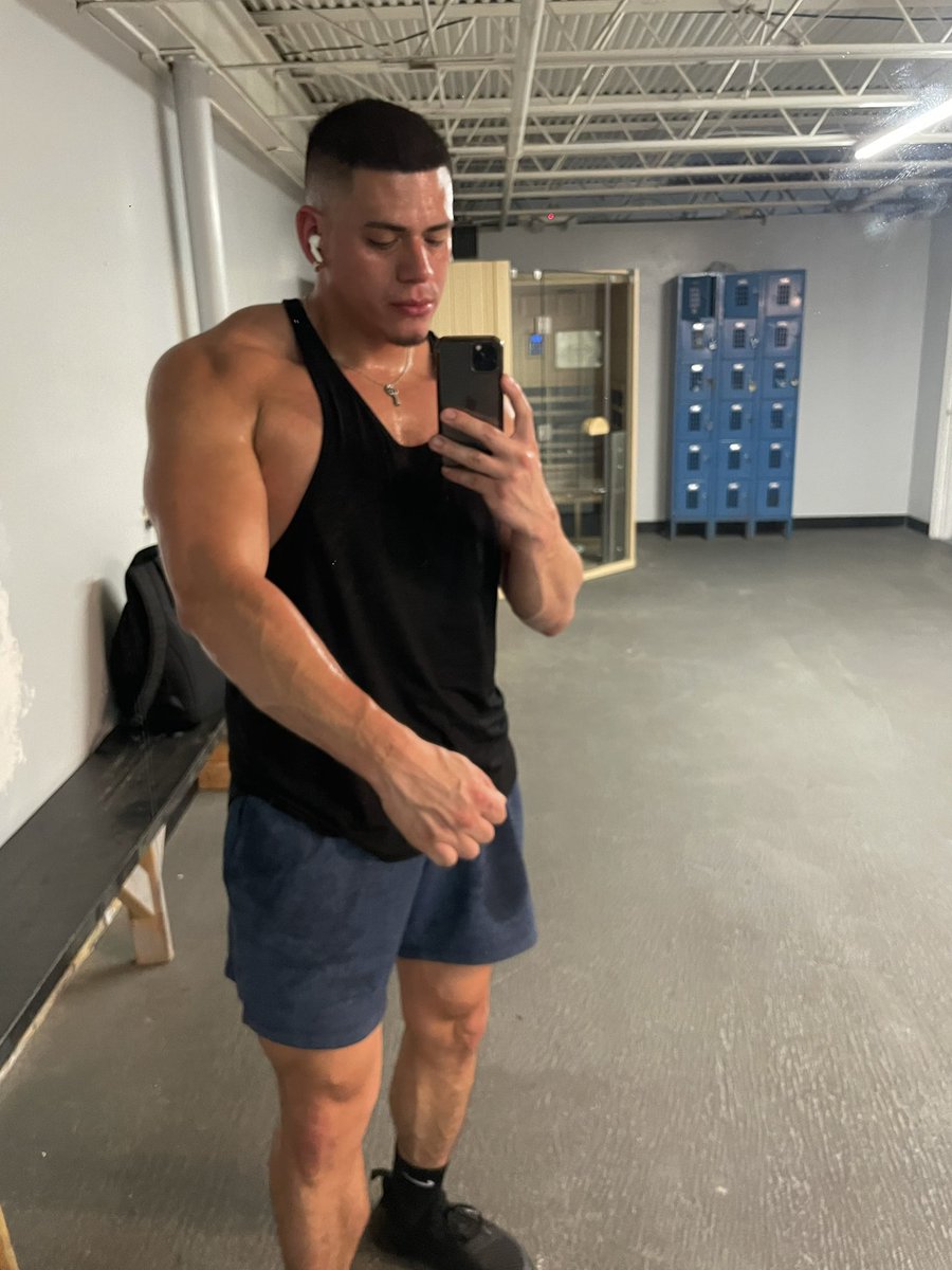 OmarArmandoGil's tweet photo. New gym https://t.co/xNGnaof3nw
