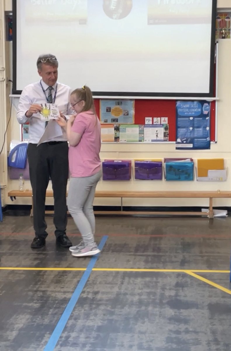 LiverpoolTC's tweet photo. Congratulations to Amelia, one of our DS Active players. She achieved a massive rally score of 39 shots this week and received her award today in school assembly.
#determination #thisgirlcan #sandfieldparkschool #dsactive https://t.co/NsXdOfqZMV