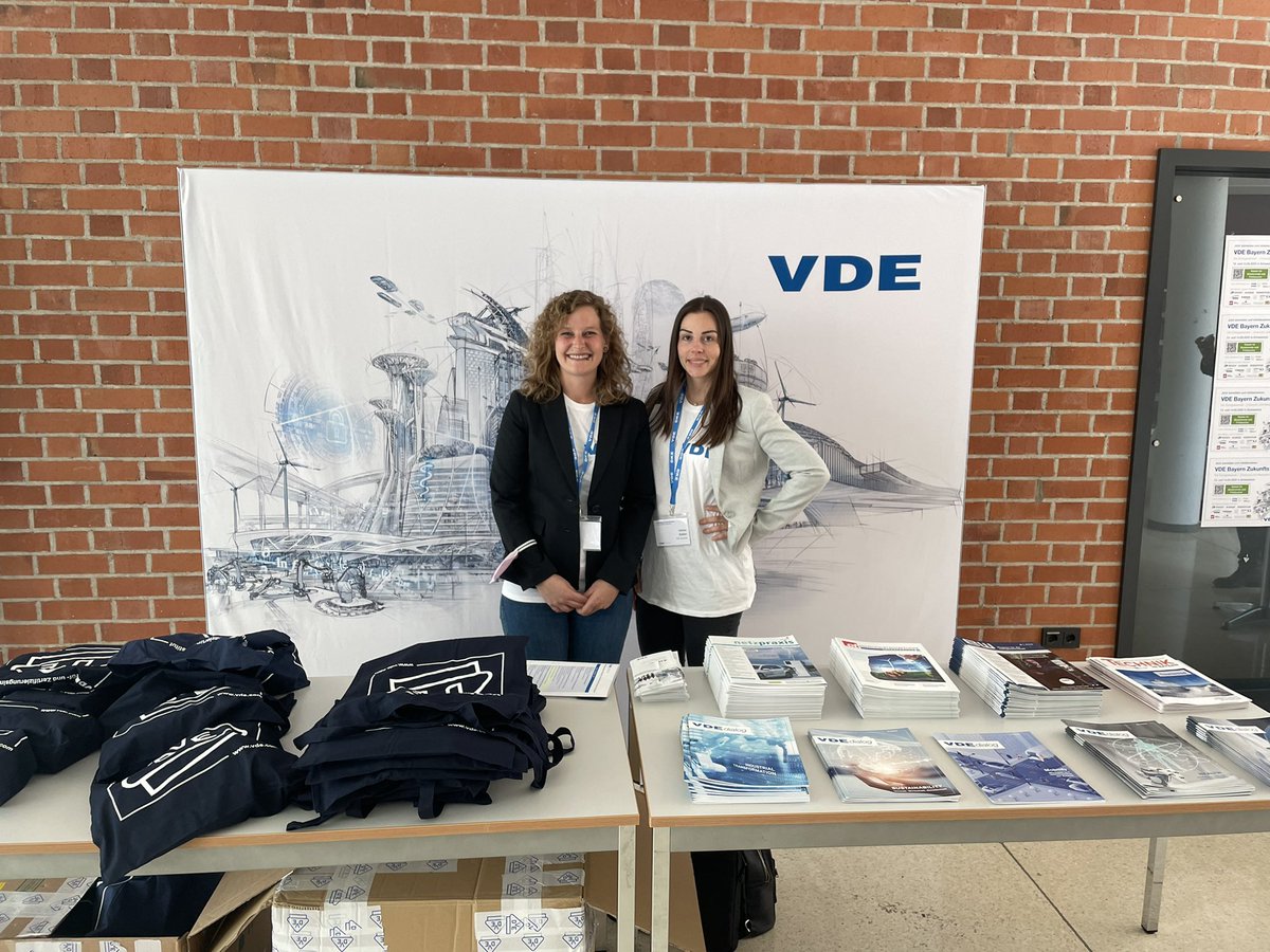 vdeyoungnet's tweet photo. #VDE #Bayern Zukunftsforum läuft auf Hochtouren zum Thema #Energiewende
Inspirierende Vorträge und Podiumsdiskussionen, interessante Menschen und tolle Gespräche - #Networking pur! Klar, das VDE #YoungNet ist auch dabei 🎉 und jetzt wird’s erst feierlich‼️ https://t.co/iU5moImNue