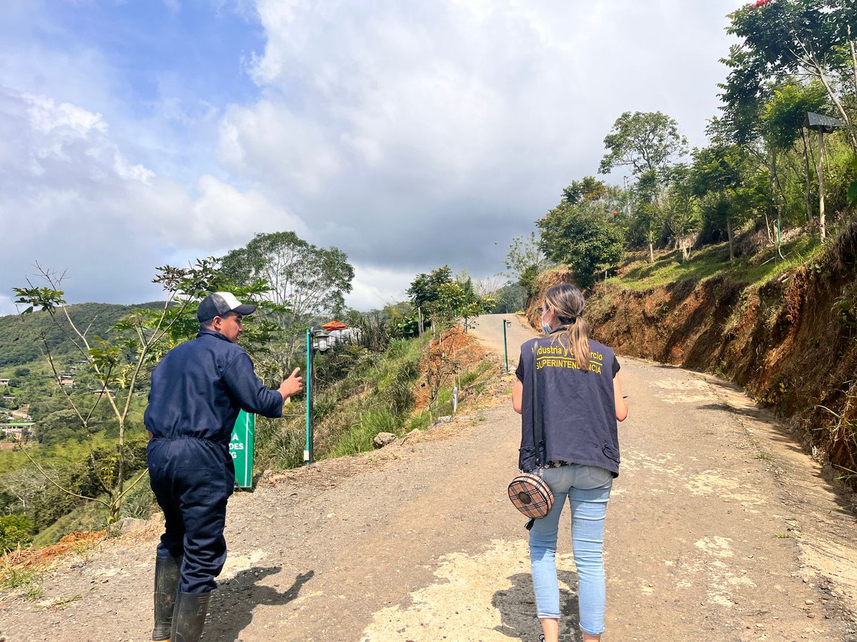 sicsuper's tweet photo. La #SIC continúa adelantando visitas de inspección a  glampings de 📍 Pereira, Magdalena, Valle del Cauca y Villavicencio:
✔️Control de instalaciones de gas y RETIE
✔️Publicación de información pertinente sobre política de pagos, cambios, cancelaciones, ofertas y del RNT. https://t.co/A8w7jMgHLb