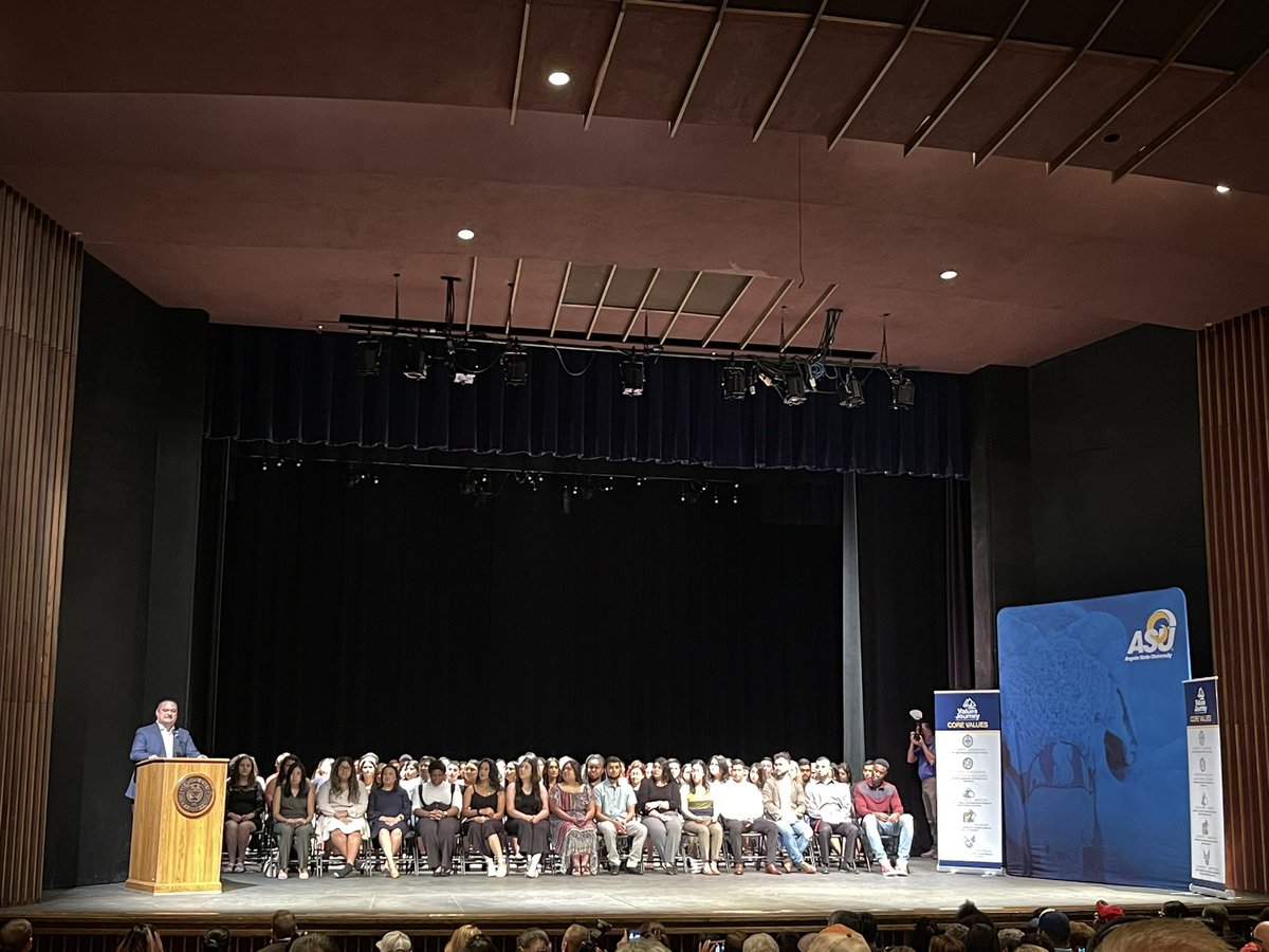 Inaugural Latinx Graduation Ceremony at <a href="/AngeloState/">Angelo State</a>. The opportunity to celebrate these students and their families was amazing. Truly gave me chills and made my heart so happy. 💙💛💙