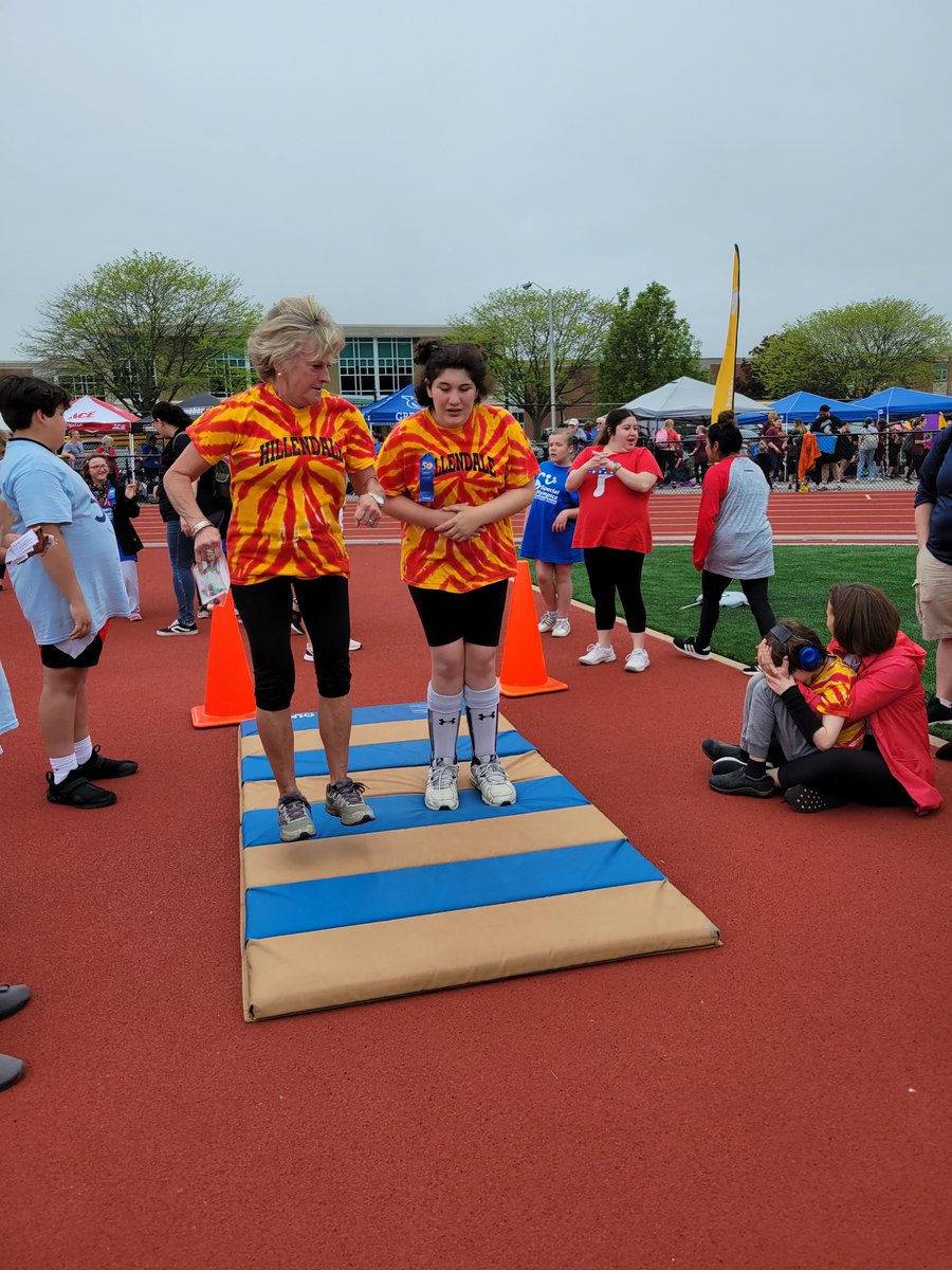 MrsHawkinsHES's tweet photo. Coming back with Special Olympic champions!!!! π We were so excited to participate in our first as #HappyHillendale and we can't wait to come back!!! We have π‘ for next time!!!#SpecialOlympics #UCFSD @MrLeightEdu @LeahReider @KWarrenUCF https://t.co/BjgiaNLqVn
