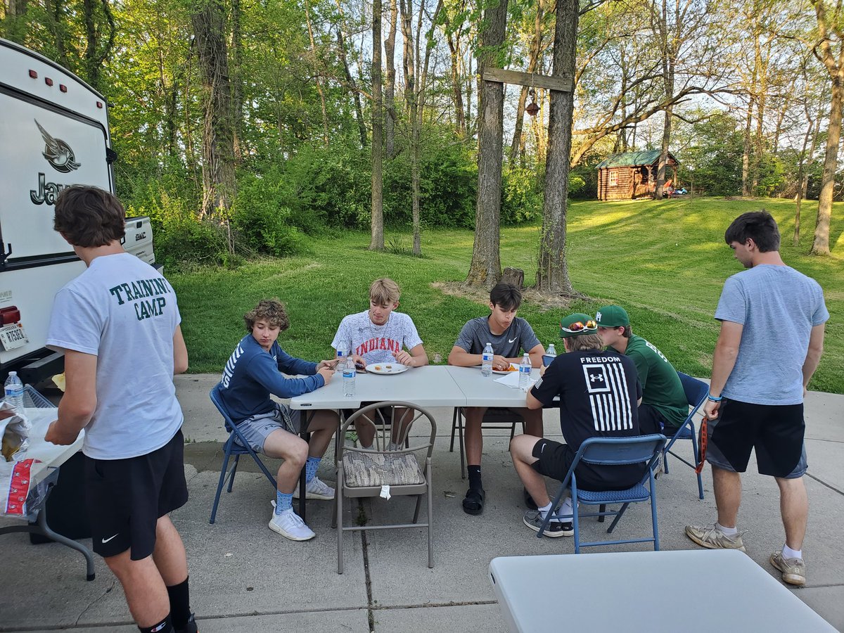 ArabianBaseball's tweet photo. In the second annual, ultra-competitive cornhole tournament, Jalen Jordan and Spencer Leppink walk away with the championship! It was great to take a step back from a busy week of baseball to have fun (and food) together off the field! #CompeteWithEverything #Family https://t.co/8G9AgB9aVd