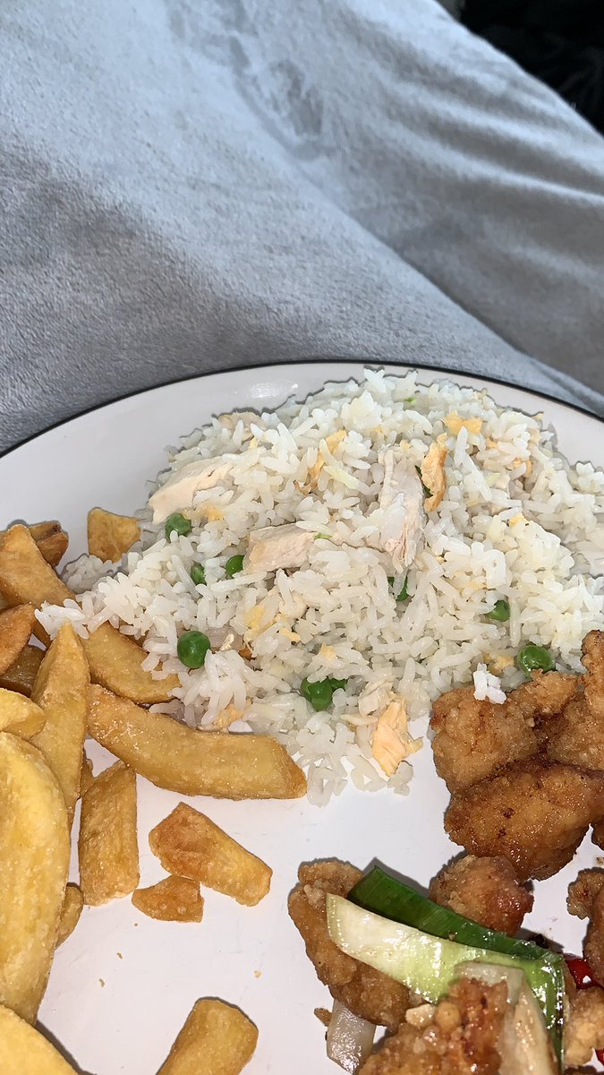 mollward's tweet photo. at what point would u class that as chicken fried rice https://t.co/UZgEoo477r