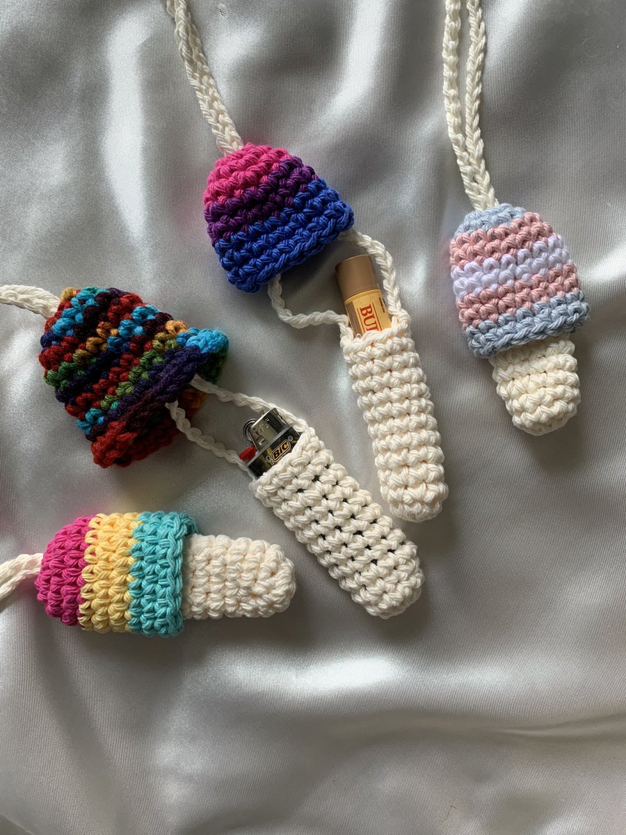 The perfect rainbow bag for pride month 🌈
You can also tie your mushroom to it 🍄