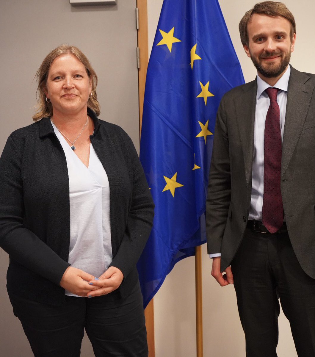 Karin Karlsbro (@karinkarlsbro) on Twitter photo Tack <a href="/jcvestre/">Jan Christian Vestre</a> för riktigt goda samtal i Europaparlamentet 🇪🇺🇳🇴🇸🇪 Nordiskt samarbete värdefullt och viktigt. Extra angeläget just nu. Tack <a href="/jcvestre/">Jan Christian Vestre</a> för riktigt goda samtal i Europaparlamentet 🇪🇺🇳🇴🇸🇪 Nordiskt samarbete värdefullt och viktigt. Extra angeläget just nu.