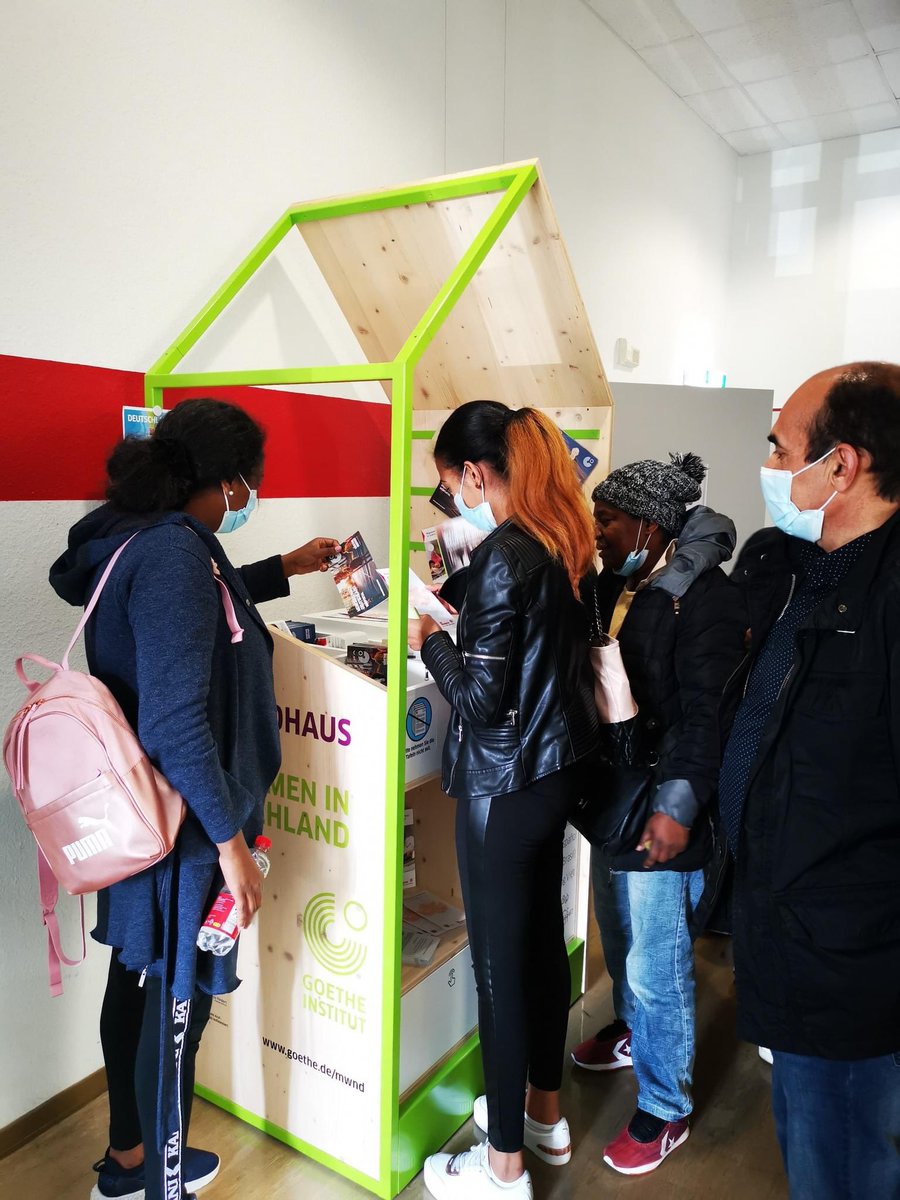 Unser Infohaus im Einsatz #MeinWegNachDeutschland <a href="/goetheinstitut/">goetheinstitut</a> #vhs #Amif