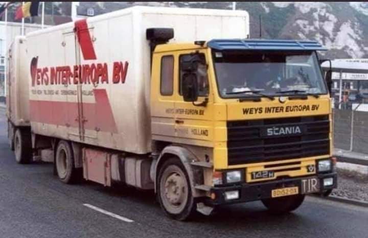 Rob_rtm's tweet photo. #Weys Siebengewald #scania 142M V8 💪
@bertjevan https://t.co/BPHL8H3gRv