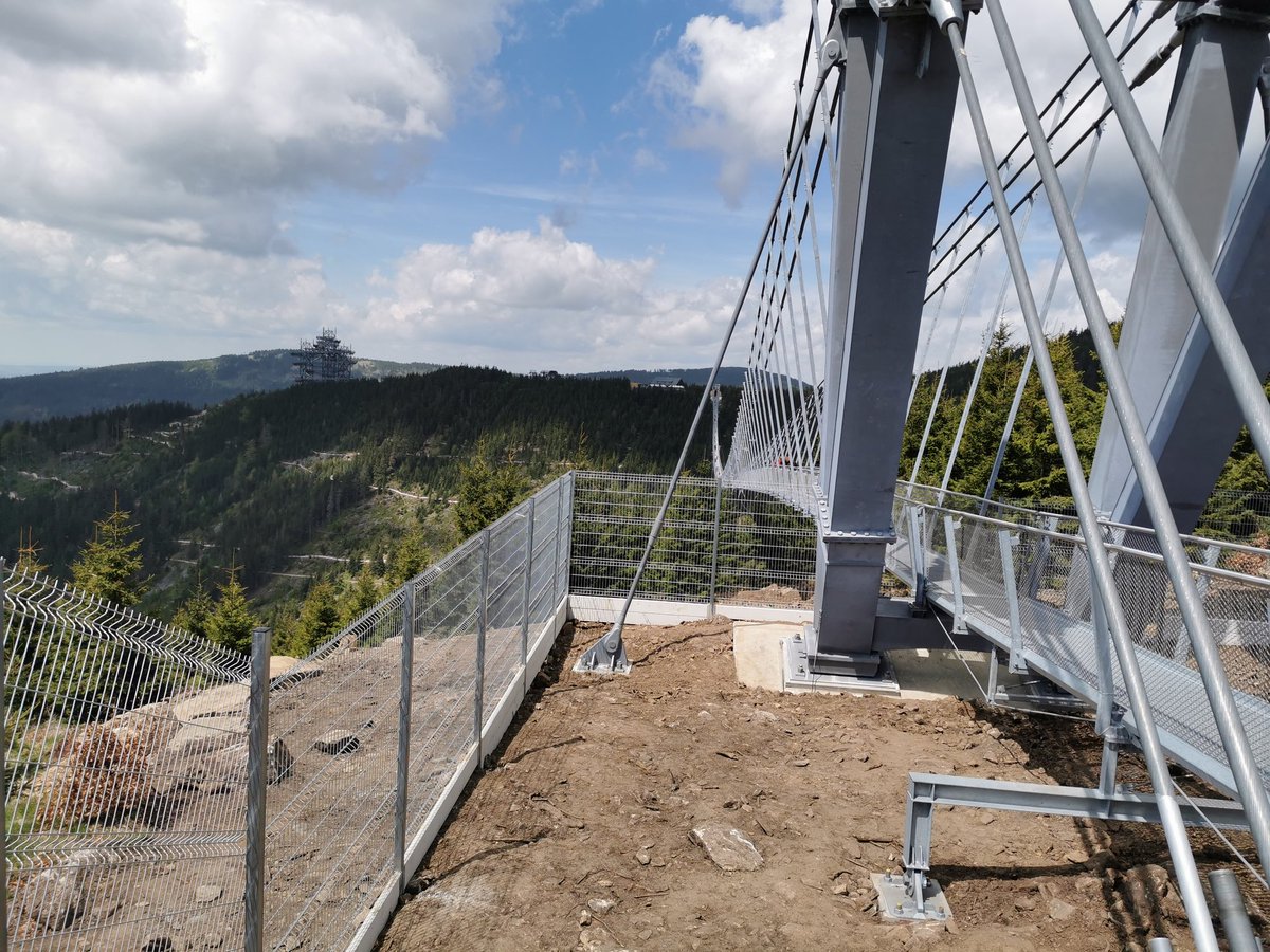 ValikPeta's tweet photo. Kdo se neboji vysek doporucuji Sky Bridge 721 #skybridge721, #dolnimorava https://t.co/CiWasTR44F