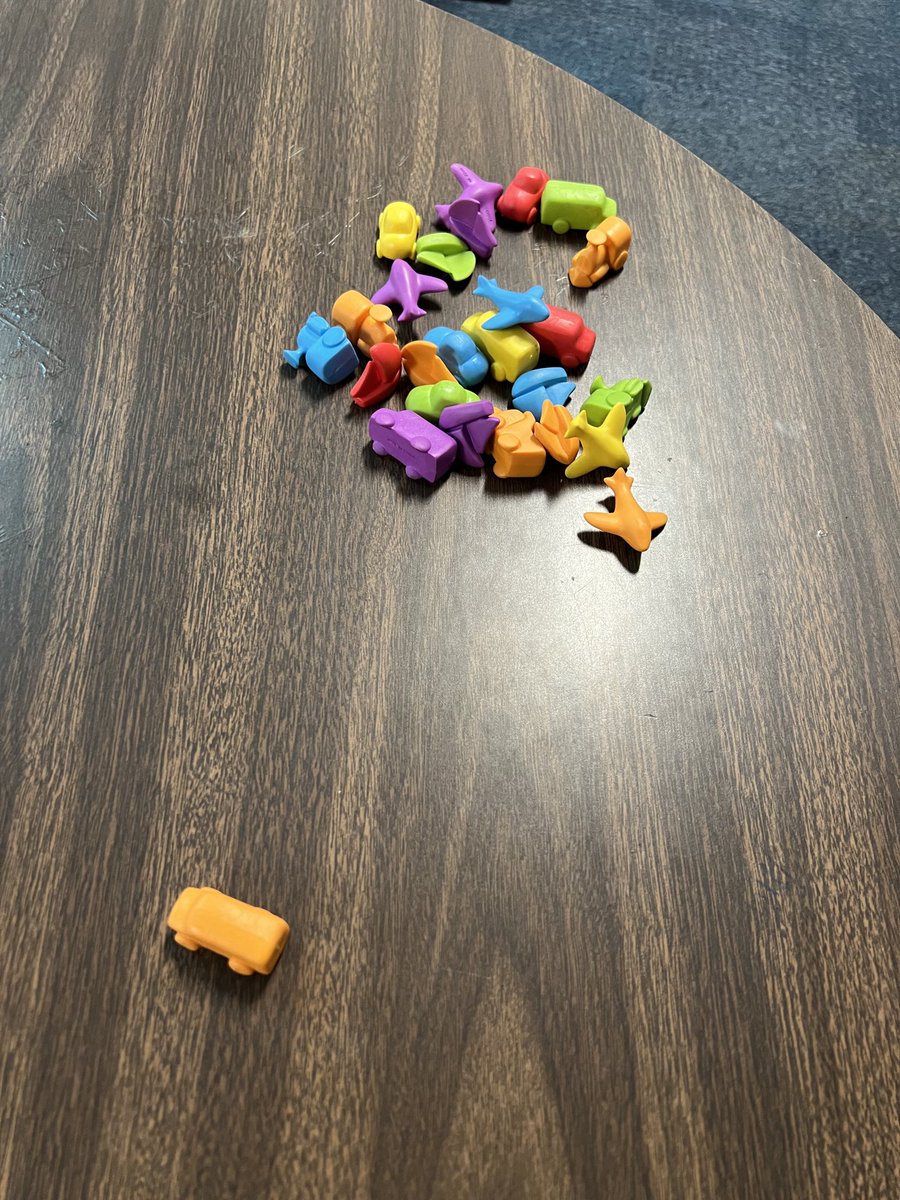 AtoosaAbascal's tweet photo. I have 27. If took away this one how many would you have?  Student immediately said 26. BTW HES A TK STUDENT https://t.co/E3qPrSThBg