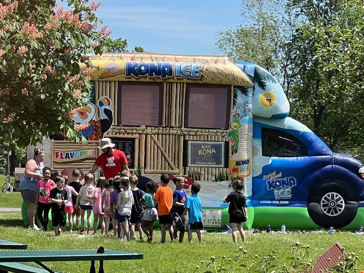JoniSextonDLS's tweet photo. Field day @Central_MCSD was a huge success! Students had a fantastic day! #purpose4purpose #Thisiswe #MiddieRising https://t.co/VWWed92kMG