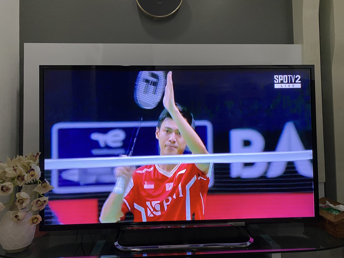 cutemamik's tweet photo. @BWFScore What a performance.. congrats vito .. one step closer 🇮🇩 https://t.co/qCdAlHMcUn