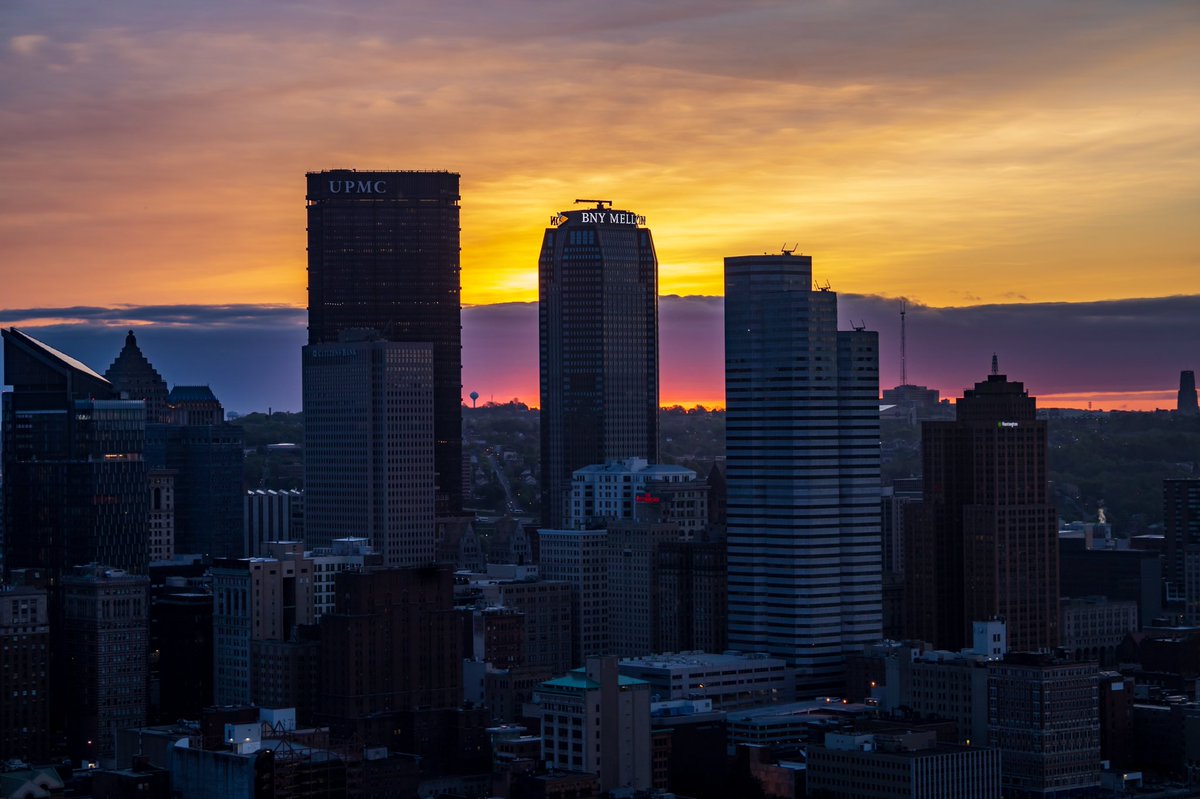 Drizzy_Drake222's tweet photo. A few frames from this morning’s sunrise! #LetsGoPens https://t.co/pW0npA9J1H