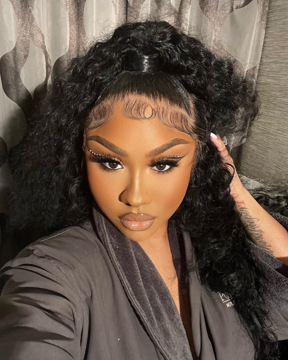 AriTheDon's tweet image. So pretty he fell for it ✨