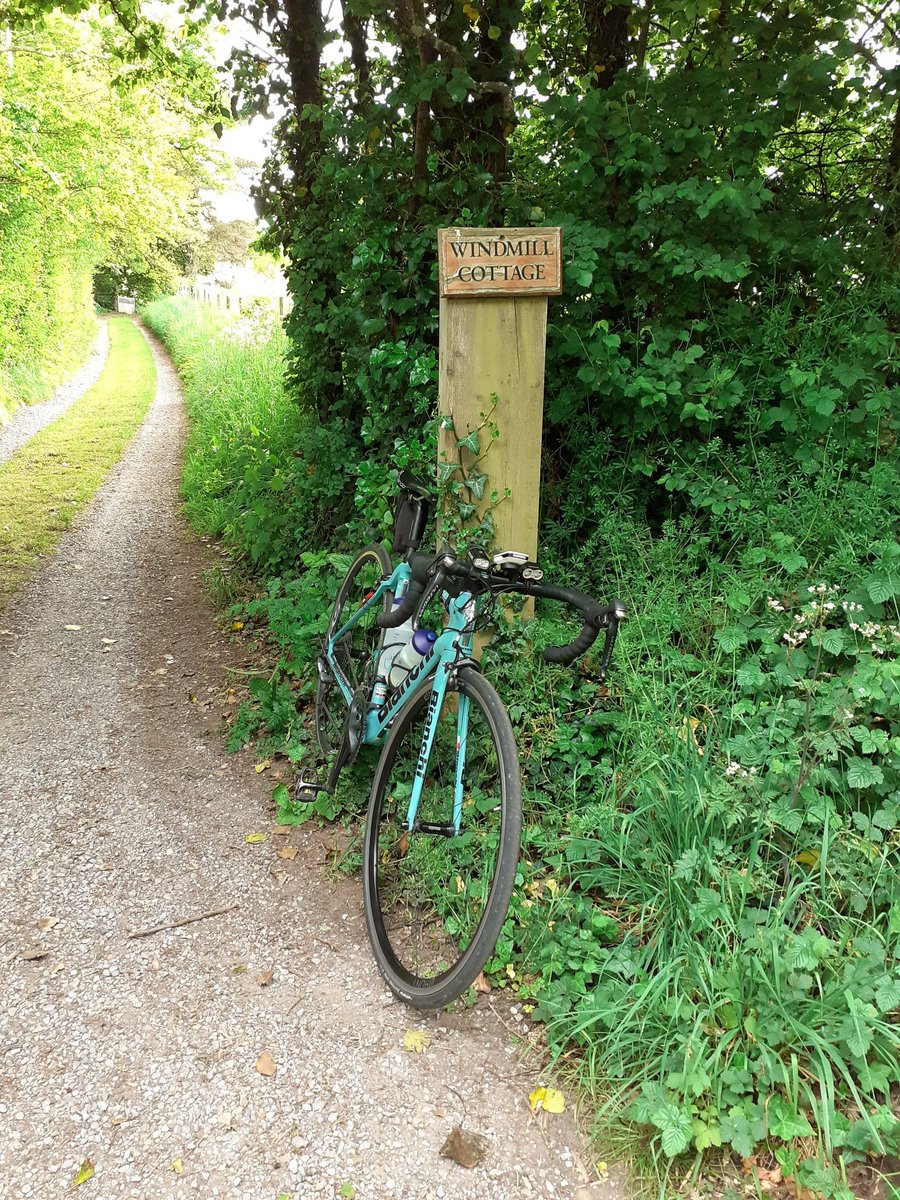 CB_cycles's tweet photo. Nice couple of days cycle commuting to end the week.
With an extended cycle le home yesterday past the Broadclyst windmill and and early finish today #ukcyclechat #cyclecommuter #cycling 🚴♂️🌞😎🙃 https://t.co/h8OtpWTL9t
