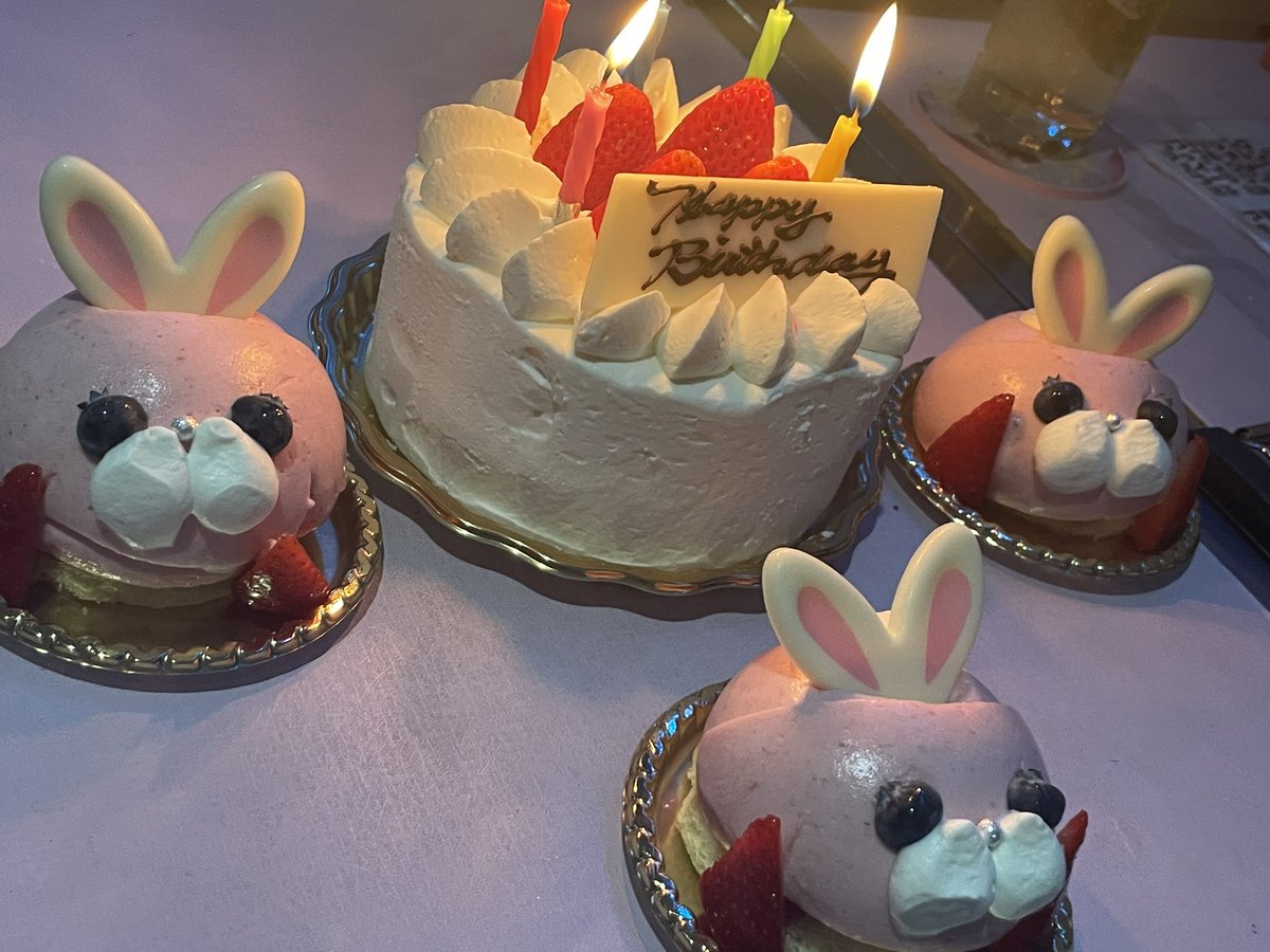 ろ、ログアウトしてましゅ〜💦
明日はむてきちの生誕！！
祝いに来るよな？？？？？？？？ https://t.co/uxNguEdiSD
