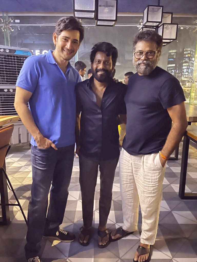 BuchiBabuSana's tweet photo. Delivering blockbusters every time!

It's a super ⭐ thing 🎉

Celebrating #BlockbusterSVP 🥰

@urstrulyMahesh @MythriOfficial https://t.co/rsFyjb9fEA