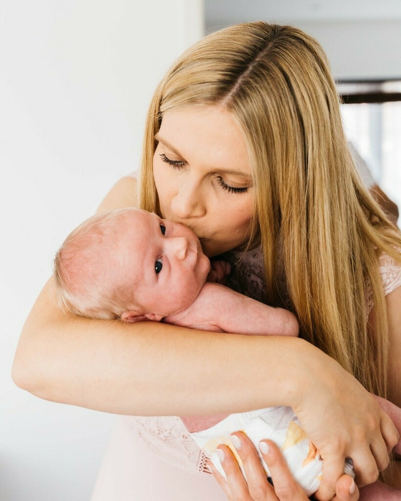 AlinaKaras's tweet photo. Double tap if you are this type of mum who just could not stop kissing your baby’s head? 

Because seriously, how could you resist this sweet scent of their heads? 

#londonphotographer​​​​​​​​
#londonmumsnetwork​​​​​​​​
#mumsoflondon​​​​​​​​
#southeastl… https://t.co/Vmib4EXtTS https://t.co/OUo4XqZg7w
