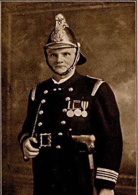 DfsStubbs's tweet photo. @janeyellene My Great Grandfather James Sinclair Weir, #firemaster of #Dundee at the same epoch. He is seated next to the driver. https://t.co/3seEnSgRgT