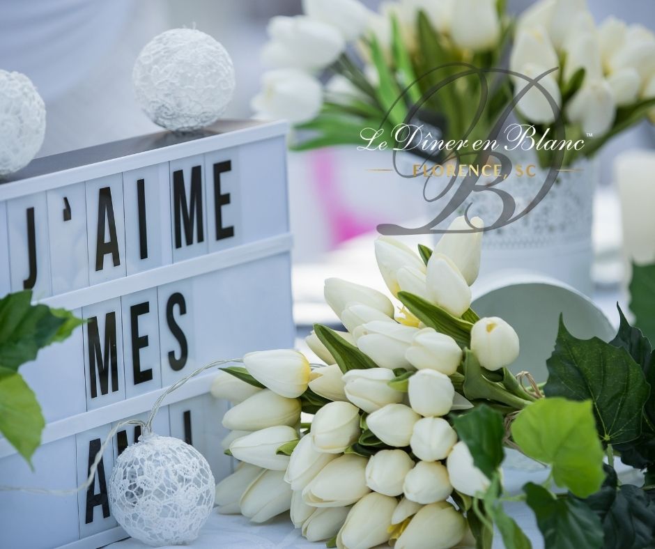 DinerEnBlancINT's tweet photo. Tomorrow night, friends and friends of friends will gather for an evening of dining, chatting, toasting and dancing at Le Dîner en Blanc - Florence. Not Florence Italy but South Carolina, USA. ;-) 
#dinerenblanc #dinerenblancflorencesc https://t.co/75mStf5Fh1