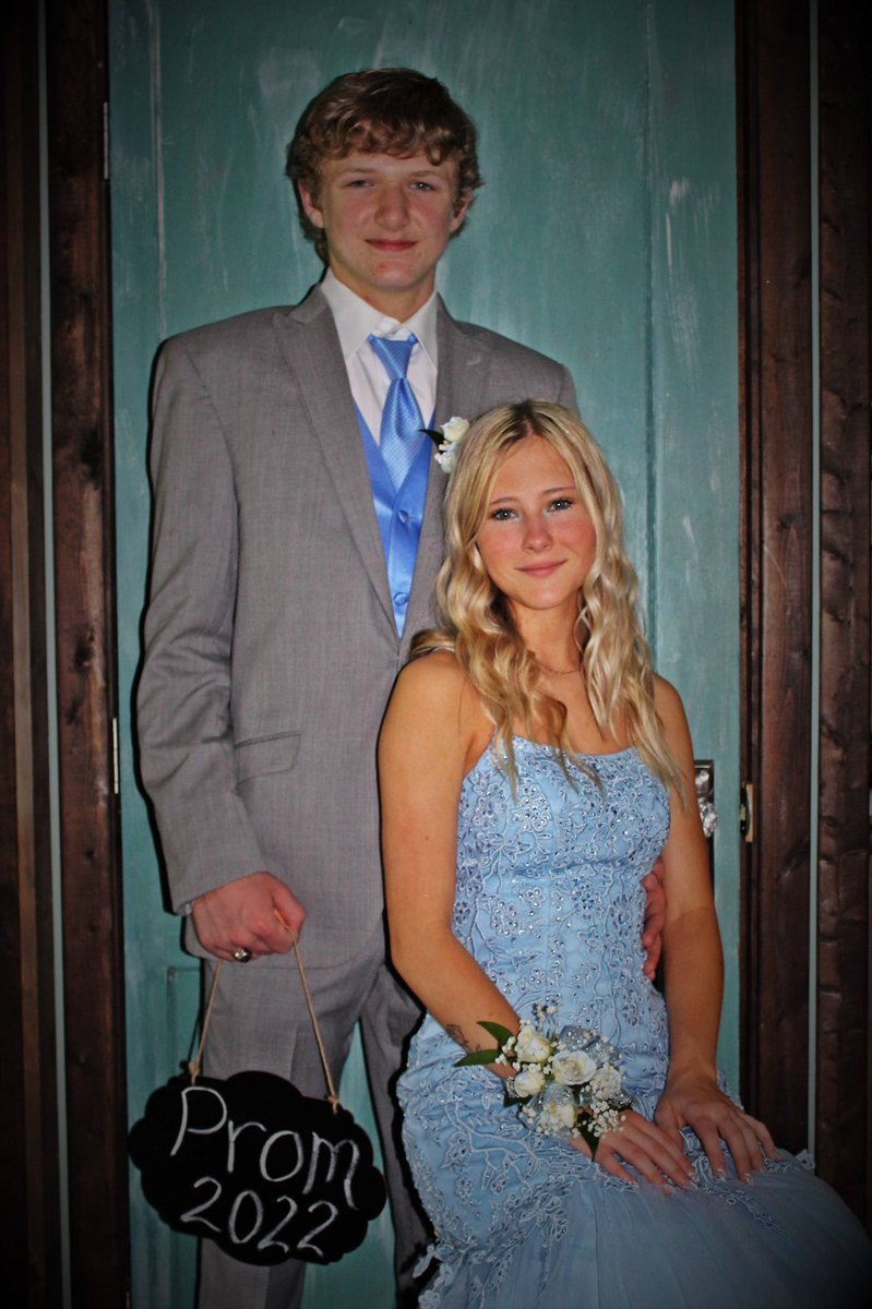 aagordonphotos's tweet image. Last weekend’s prom shoot was a pleasure. Check out some of these poses and details. #photography #photoshoot #promshoot #amazingaagphotography #compositionphotography #oldmill #waterfall #prom2022