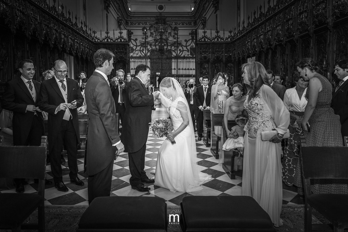 mariotrueba's tweet photo. En las ceremonias de las bodas hay situaciones que se repiten muy a menudo y que muchas veces afectan al resultado de mi trabajo. La buena noticia es que todas ellas pueden evitarse. Por eso me gustaría enumerarlas. Abro hilo: https://t.co/rWjqaISLKK