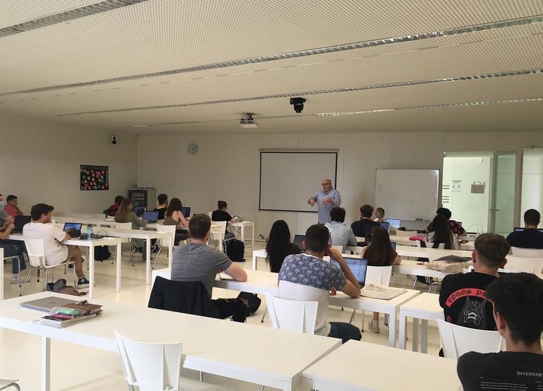 Facultad de Comunicación y Ciencias Sociales tweet media