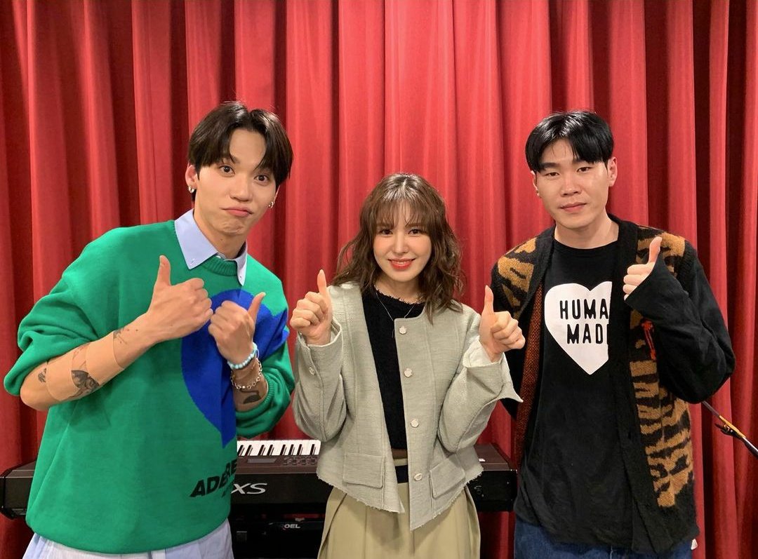 wandj221's tweet photo. 220513 sbsyoungstreet insta update with #WENDY, Lee Ju Hyuk and Elo 💙

#The_concert_that_makes_your_ears_happy
Did you come to the concert on Youngstreet today?!
Their live performances with honey flowing were the best💙 https://t.co/wMHlwXFftz