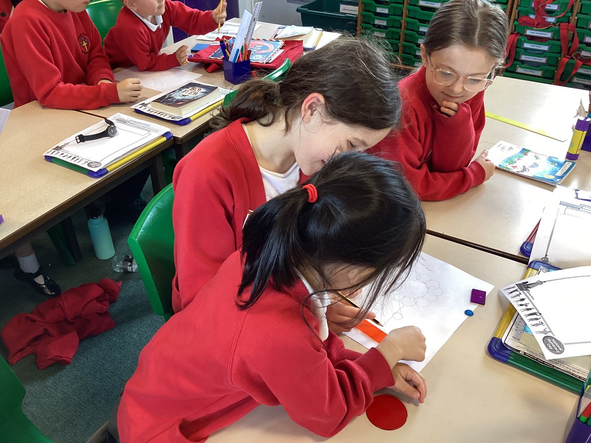HorwichParishCE's tweet photo. Creating shape pictures with our buddies #HPY6 #HPREC https://t.co/9dmIB3nr3W