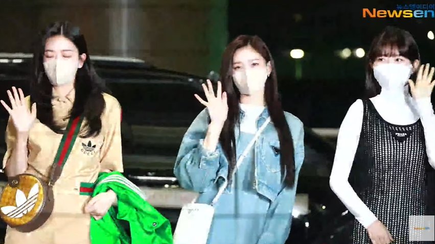 yyujinationn's tweet photo. IVE at Incheon Airport Departure for KPOP FLEX in Germany!

have a safe flight girls <3
#IVEinGermany https://t.co/jhffYGAbtq