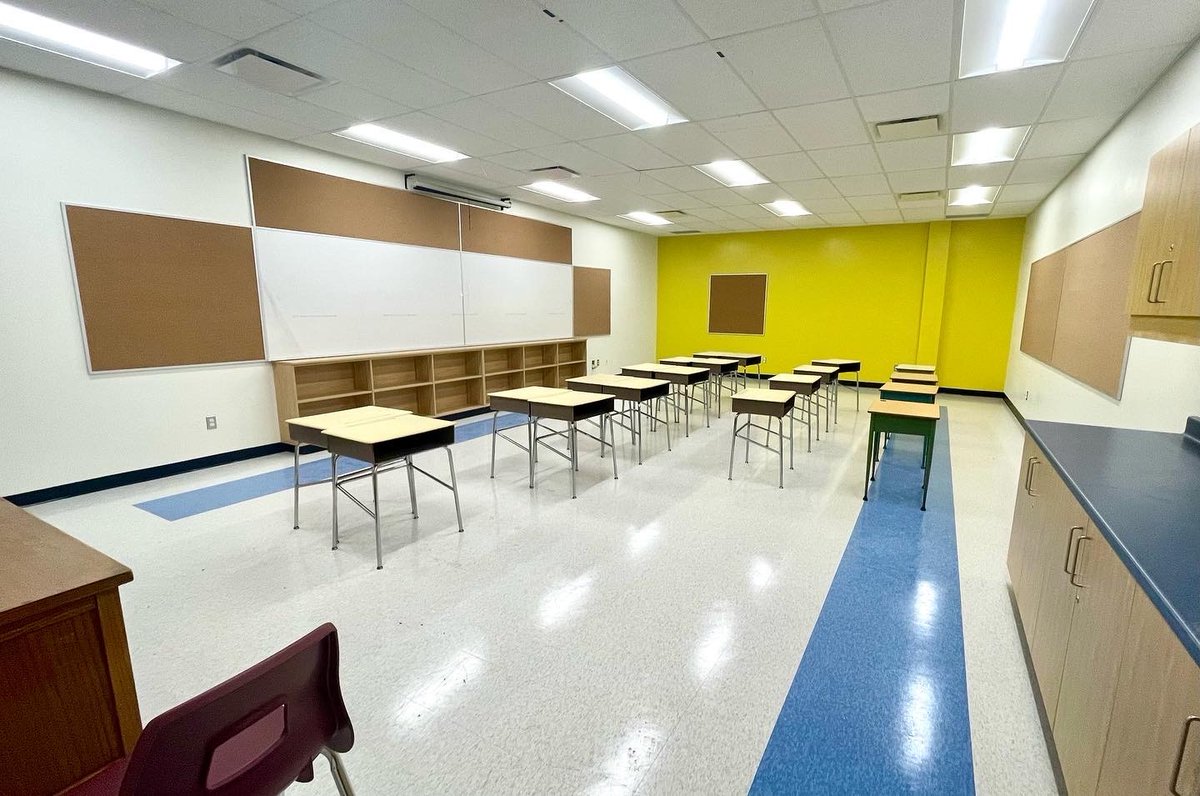 PerconInc's tweet photo. May 2 2022, George Syme Community School interior second floor renovation was substantially completed! The addition of 18 classrooms will help to support the growing community.
#construction #constructionlifestyle #school #constructionmanagement #constructionsite #tdsb #percon https://t.co/dT7mc1doLl