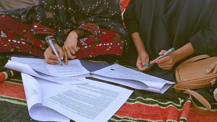 dodagul55's tweet photo. Exams preparation 
On roads at  blazing heat of  48°C
#RestoreBalochStudents https://t.co/L9zMOUU58O