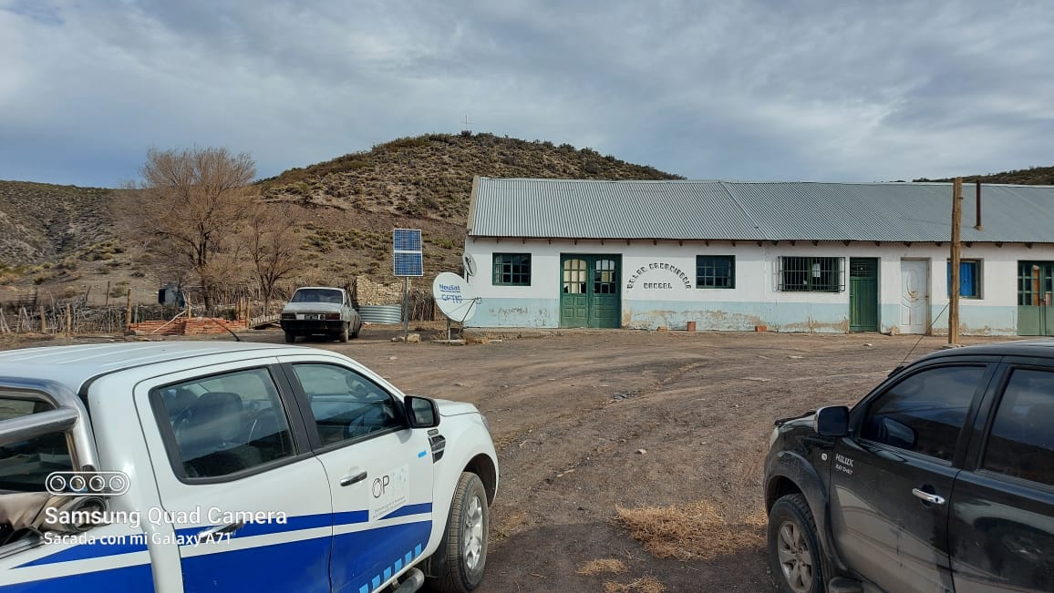 OPTIC_Nqn's tweet photo. Visitamos el Paraje de #Huncal y realizamos mantenimiento de los servicios Tics de la Escuela, Centro de salud y SUM de la localidad. Un gran trabajo del equipo garantizando el funcionamiento de los servicios #NeuSat #NeuquenProvincia
@OLlancafilo @MPanicciaok https://t.co/zUaDGBEOfK