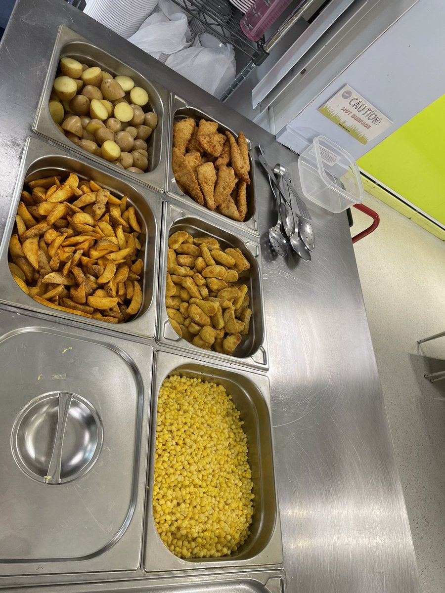 WycliffeKitchen's tweet photo. Fish 🐟 Friday today &amp; Quorn Chicken Nuggets with alternative options of Panini or Jacket Potato. The freshly baked chocolate chip cookies 🍪 didn’t last long!!!! @WycliffeKitchen @mellorscatering https://t.co/6dijJujWHP